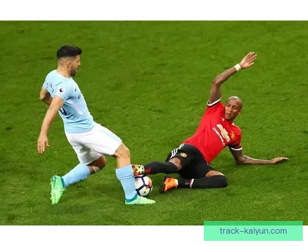 阿圭罗战术适配性分析：表现稳健，适应多种进攻体系