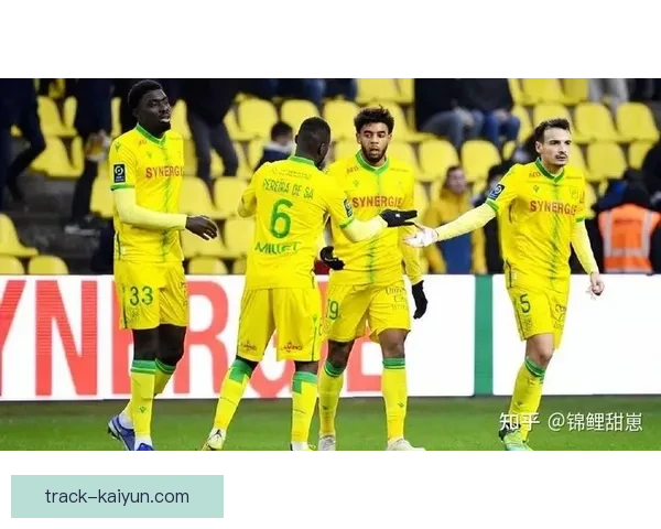 莱切本赛季表现稳健，攻守数据分析揭示球队竞争力增强趋势。